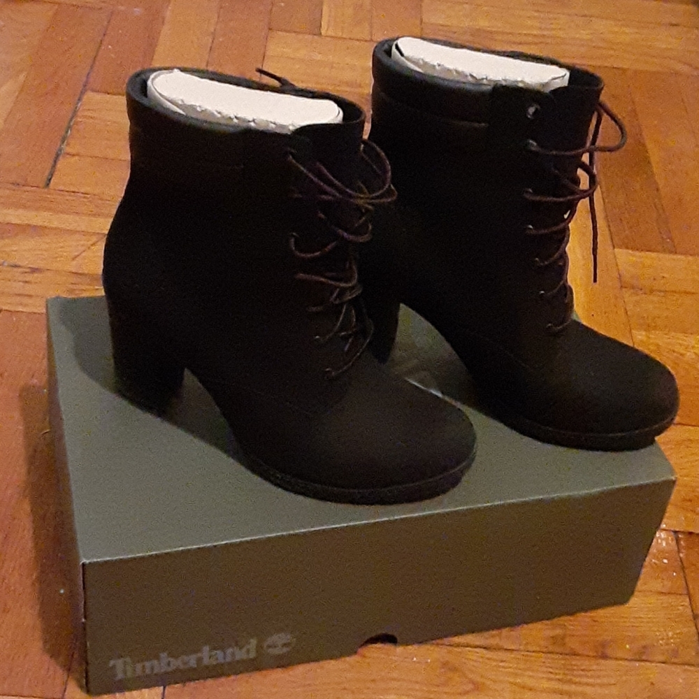 Size 8 Timberland heeled boots